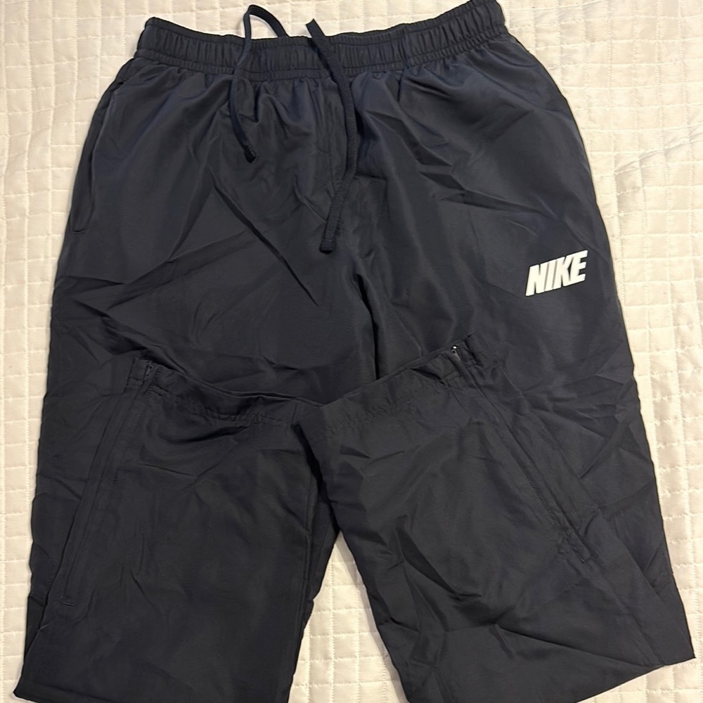 Nike men’s Windbreaker Pants- size L